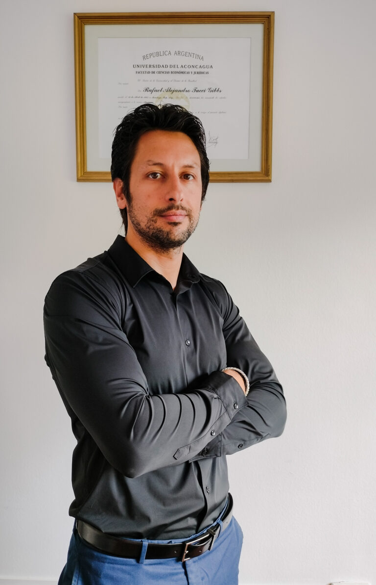 Dr. Alejandro Tucci Gibbs